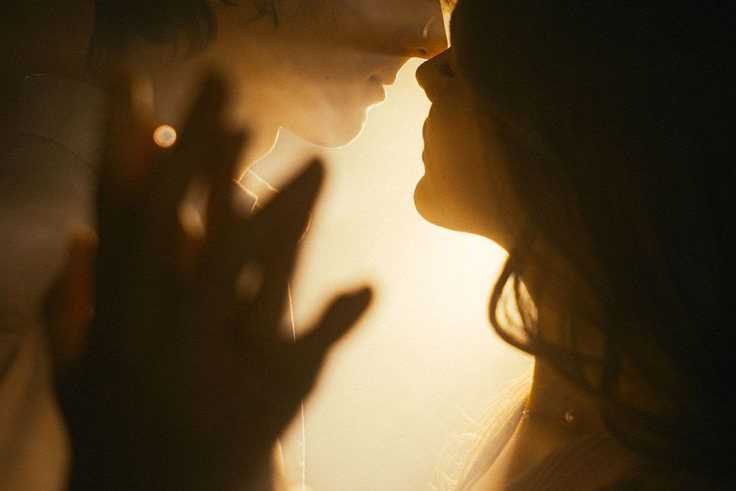 感官的親密密碼：從氣味與衣物，看見深層的「融合幻想」