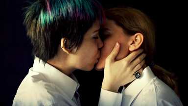 為何在女同志的愛情裡，說再見這麼難？探討分手困境背後的心理與社會意涵