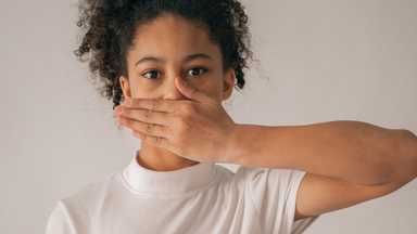 願我們攻擊他人之前，能更溫柔以待 