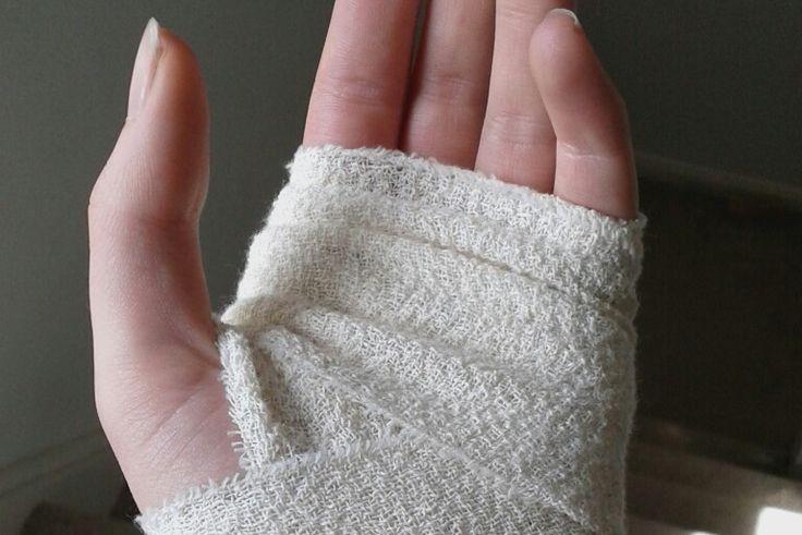 自殘成為她逃生的出口，流血反倒才是解脫…心理師從小說《初戀》談日本的房思琪們