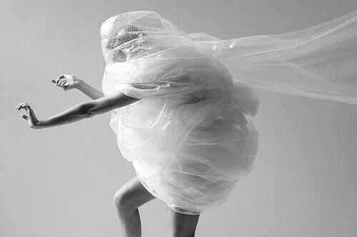 《我是千尋》逃避依附人格？讓心理師放下職業成見，細讀她的寂寞 