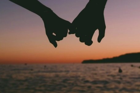 因誤會而結合，因了解而分開 