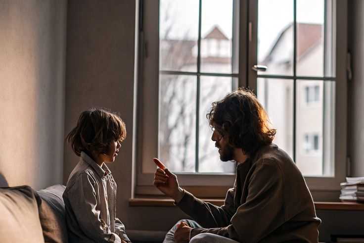 如何與孩子談恐怖攻擊：家長的安心對話指南