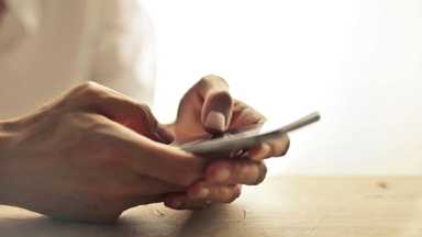 叫父母少用手機，這公平嗎? 