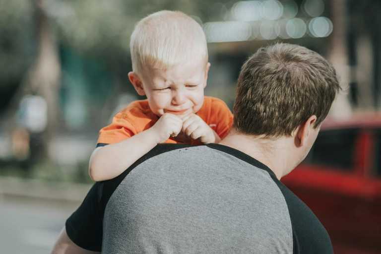 面對孩子的哭鬧，先找回自己的容納之窗